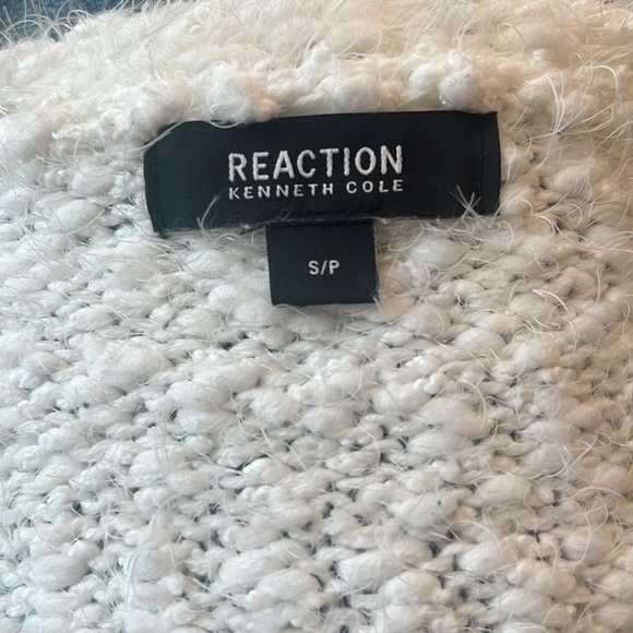 SM302 Kenneth Cole reaction fuzzy soft chunky knit sweater - Picture 4 of 5